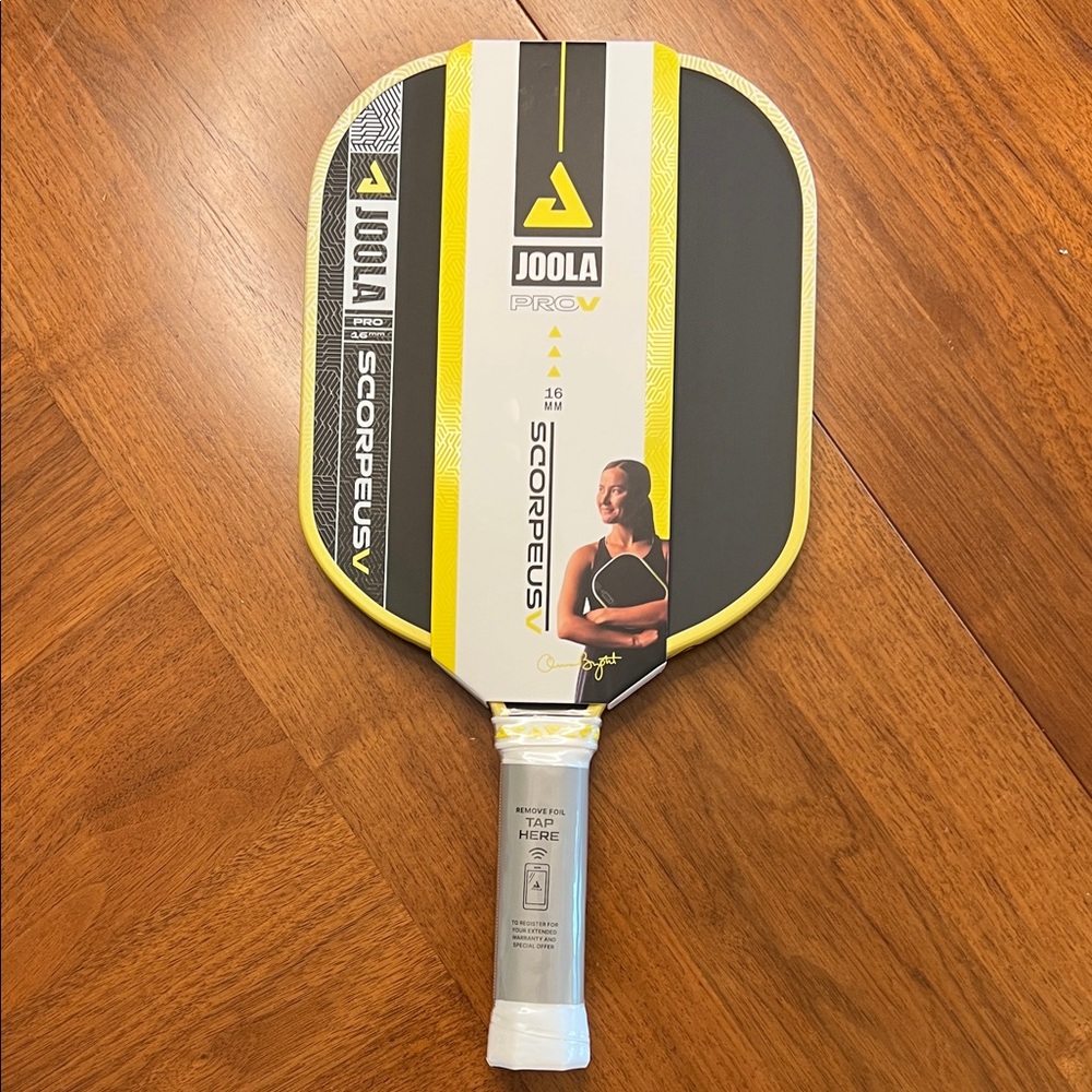JOOLA Scorpeus V Pickleball Paddle in Black and Yellow 16mm